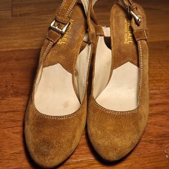Michael KORS tan suede sling back pumps - Picture 5 of 8